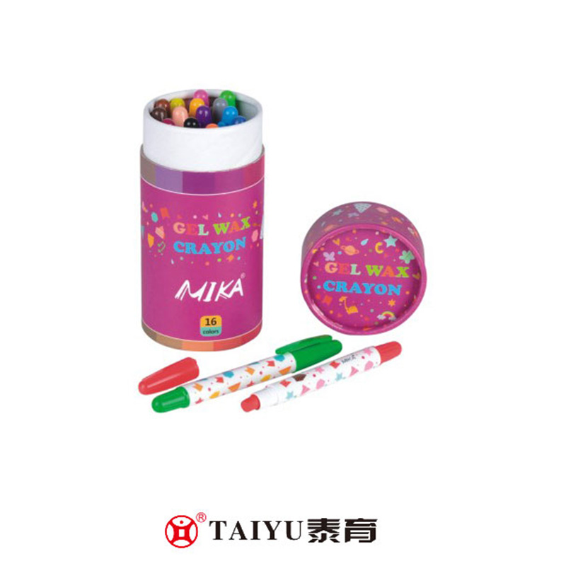 학생들은 펜 홀더 Crayon-XC 03과 함께 배럴에 크레용 12가지 색상을 사용합니다.